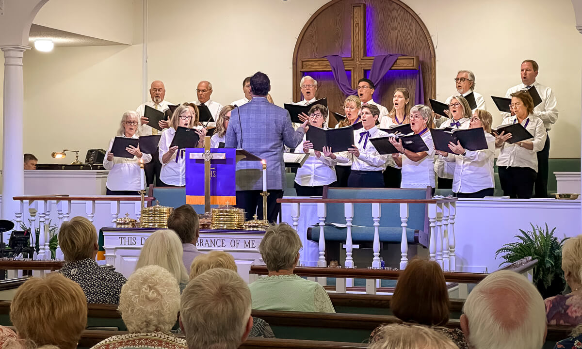 Choir sings Easter cantata on Palm Sunday