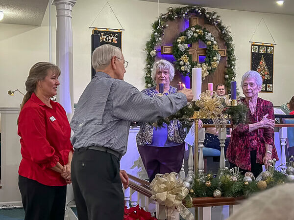 Group lights Advent candle