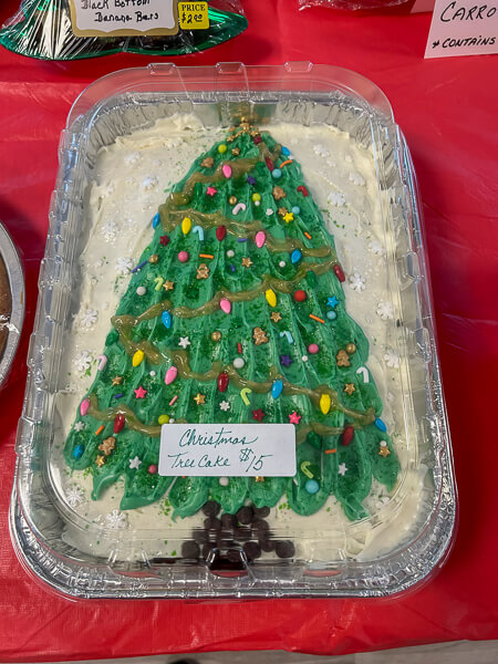 Sheet cake decorated with a Christmas Tree